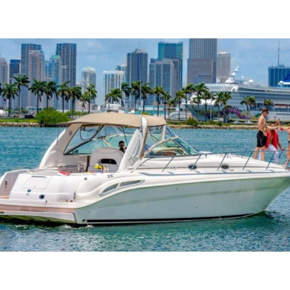 Yacht Rental for 4 hours